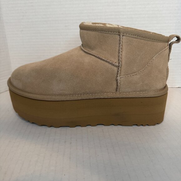 UGG Platform Boot - Picture 7 of 12